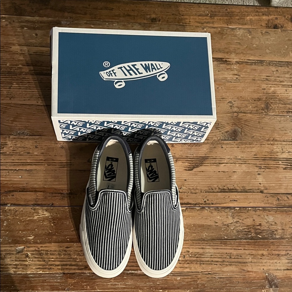 Vans Blue/White Pinstripe Slip-On 59 Vault Mt.Vernon Size Men's 8/Women’s 9.5